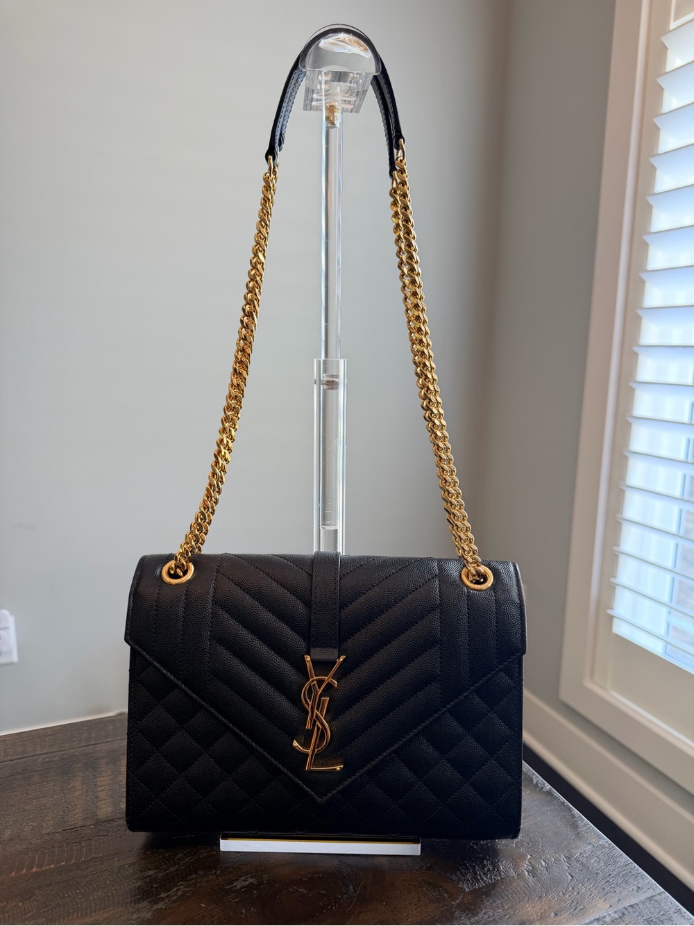 SAINT LAURENT ENVELOPE BAG MEDIUM 
IN QUILTED GRAIN DE POUDRE EMBOSSED LEATHER - Picture 2 of 16